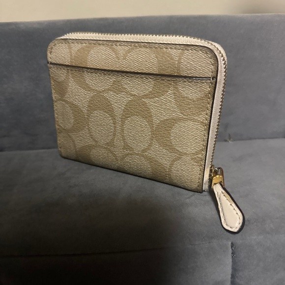 Coach purse - Picture 3 of 8